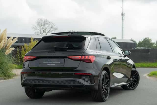 Audi A3 (2023) thumbnail 2