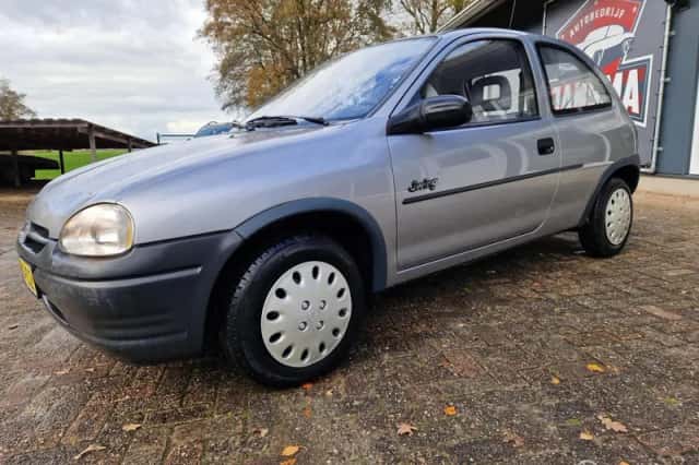 Opel Corsa (1994) thumbnail 1