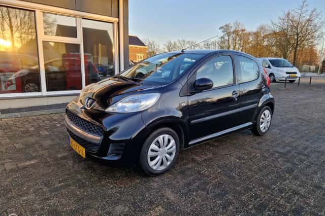 Peugeot 107 (2010) thumbnail 3