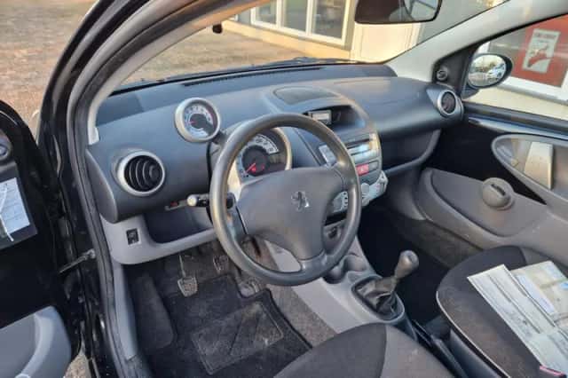 Peugeot 107 (2010) thumbnail 5