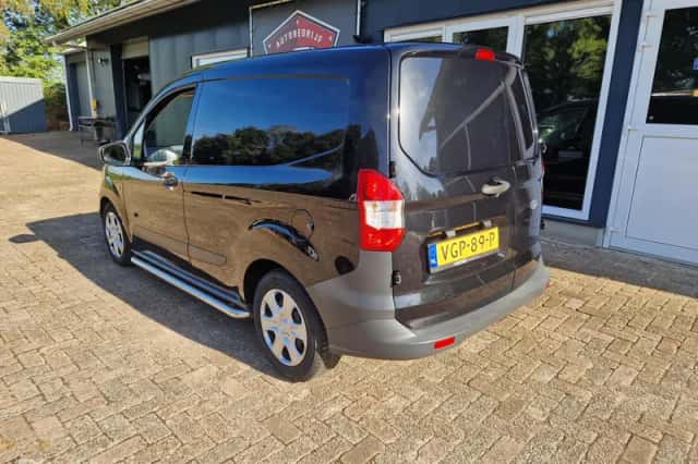 Ford Transit Courier (2020) thumbnail 3