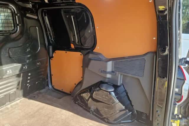 Ford Transit Courier (2020) thumbnail 5