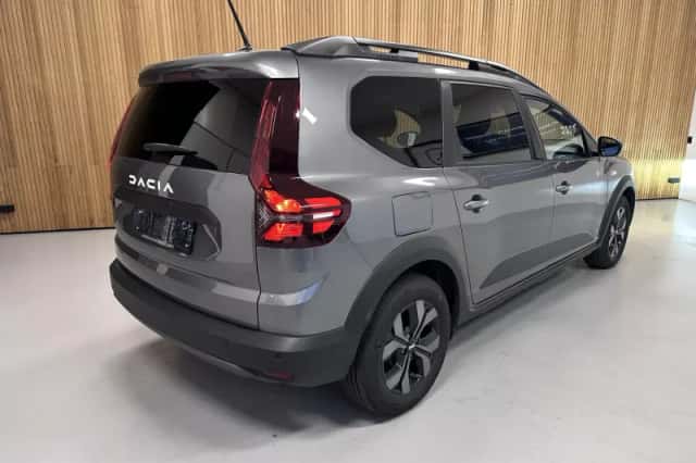 Dacia Jogger (2025) thumbnail 2