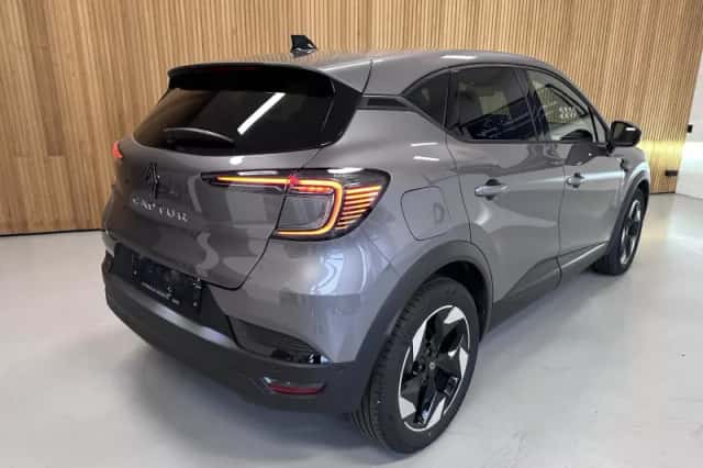 Renault Captur (2025) thumbnail 2
