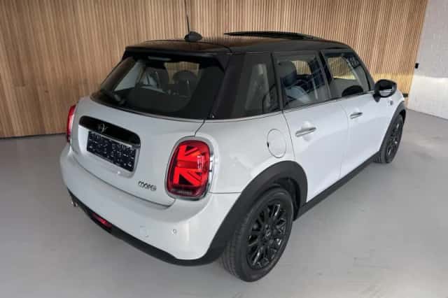 MINI Cooper (2020) thumbnail 2