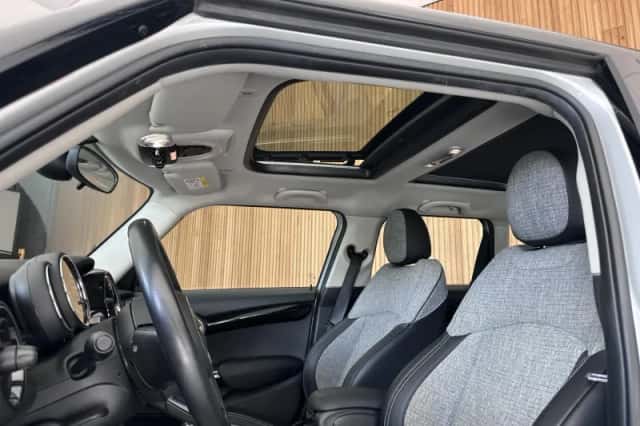 MINI Cooper (2020) thumbnail 4