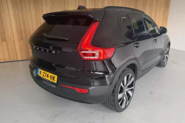 Volvo XC40 (2020) thumbnail 2