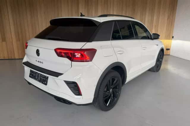 Volkswagen T-Roc (2024) thumbnail 2