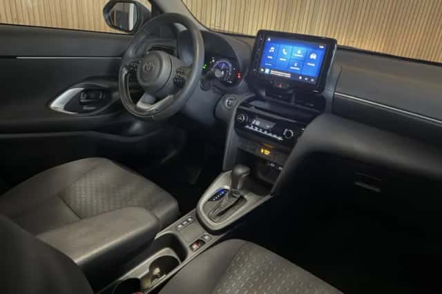 Toyota Yaris Cross (2025) thumbnail 3