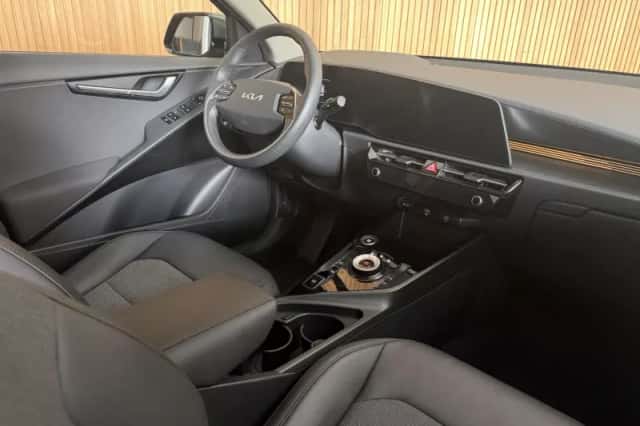 Kia Niro (2023) thumbnail 3