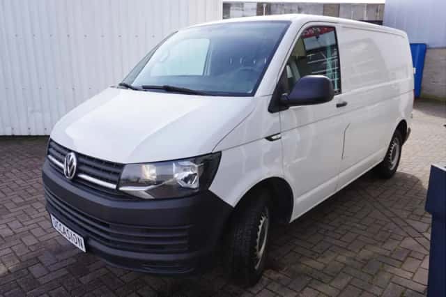 Volkswagen Transporter (2016) thumbnail 4