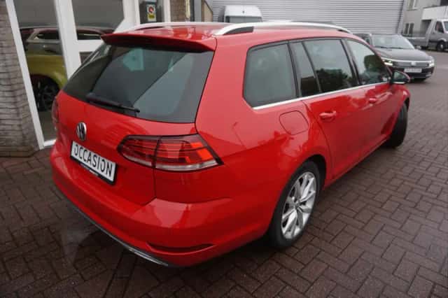 Volkswagen Golf (2018) thumbnail 2
