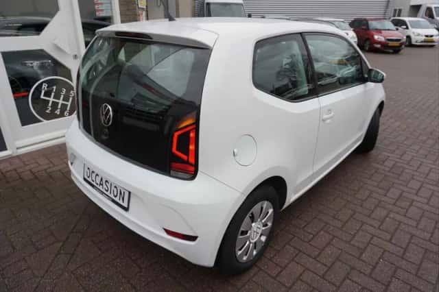 Volkswagen Up! (2021) thumbnail 2
