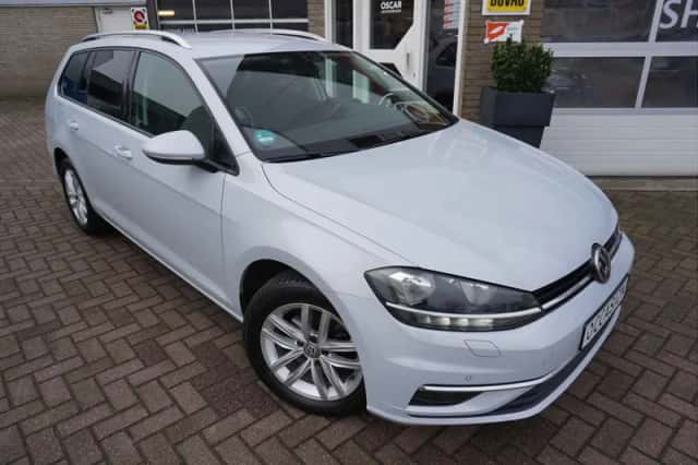 Volkswagen Golf (2018) thumbnail 1