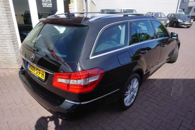 Mercedes-Benz E-Klasse (2012) thumbnail 2
