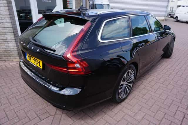 Volvo V90 (2021) thumbnail 2