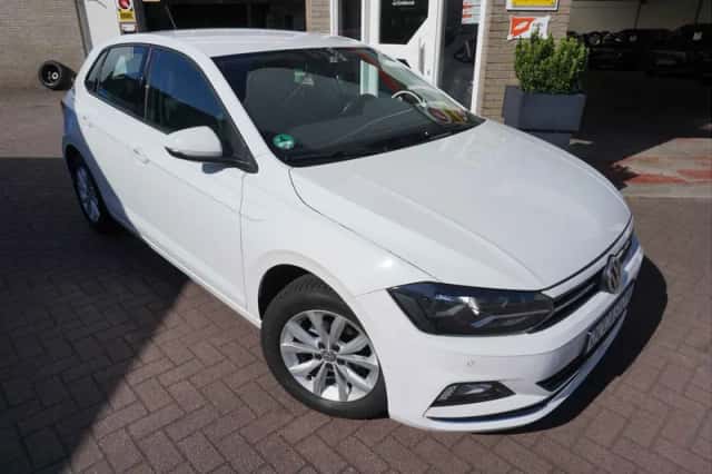 Volkswagen Polo (2018) thumbnail 1