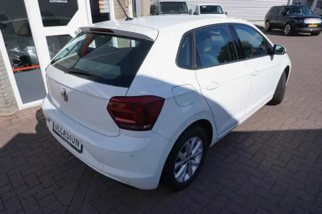 Volkswagen Polo (2018) thumbnail 2