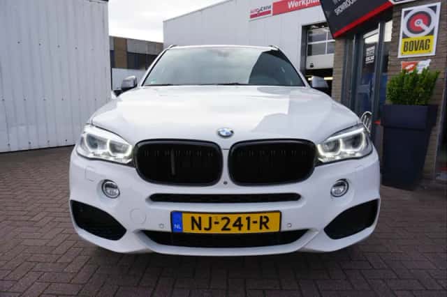 BMW X5 (2014) thumbnail 5