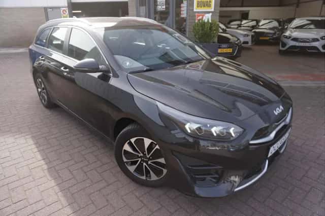 Kia Ceed (2023) thumbnail 1