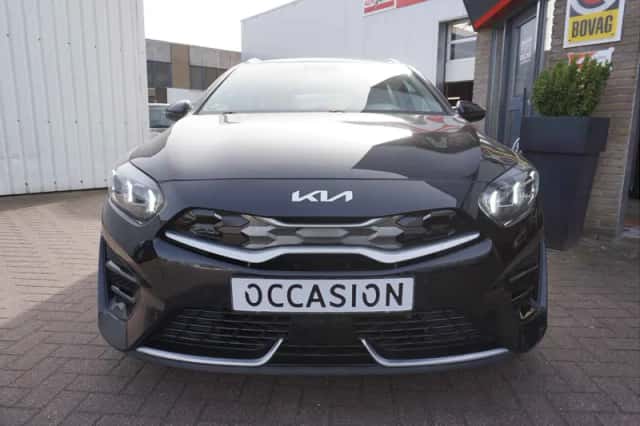 Kia Ceed (2023) thumbnail 5