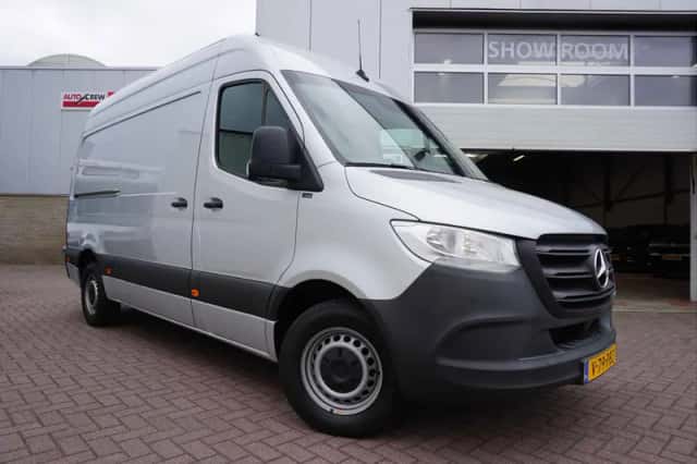 Mercedes-Benz Sprinter (2023) thumbnail 6
