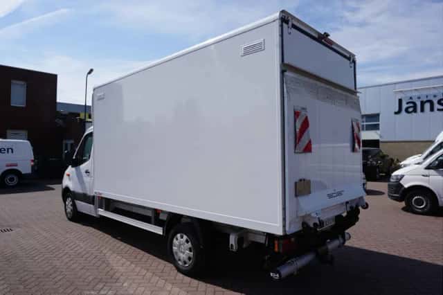 Mercedes-Benz Sprinter (2023) thumbnail 5