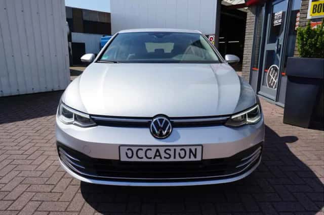 Volkswagen Golf (2022) thumbnail 5