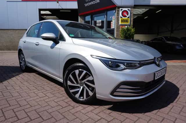 Volkswagen Golf (2022) thumbnail 6