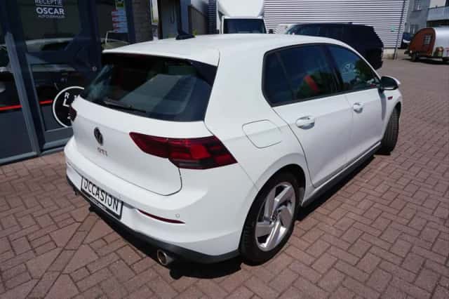 Volkswagen Golf (2024) thumbnail 2