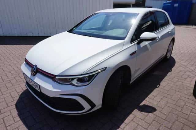 Volkswagen Golf (2024) thumbnail 4
