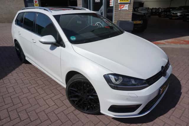 Volkswagen Golf (2015) thumbnail 1