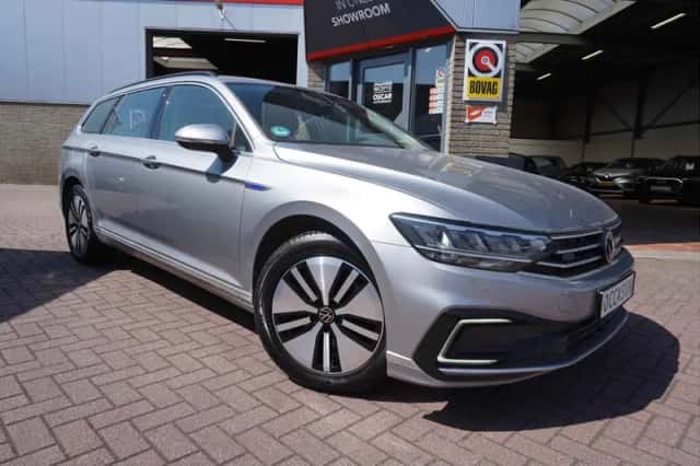 Volkswagen Passat (2022) thumbnail 6