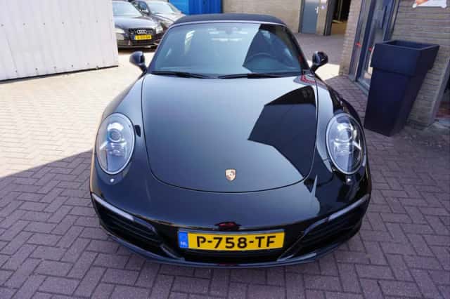 Porsche 911 (2018) thumbnail 5