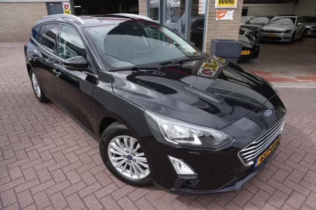 Ford Focus (2022) thumbnail 1