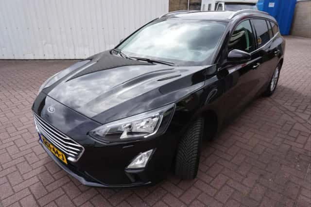 Ford Focus (2022) thumbnail 4