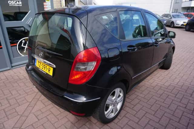 Mercedes-Benz A-Klasse (2011) thumbnail 2