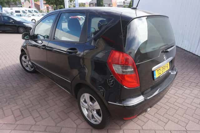 Mercedes-Benz A-Klasse (2011) thumbnail 3