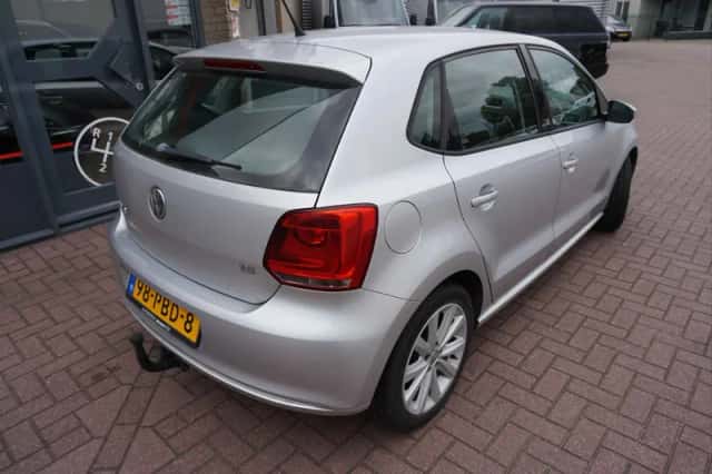 Volkswagen Polo (2011) thumbnail 2