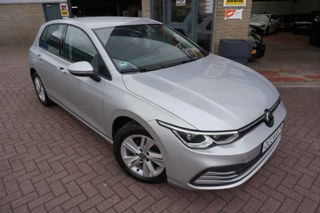 Volkswagen Golf (2023) thumbnail 1