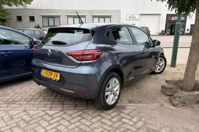 Renault Clio (2020) thumbnail 2