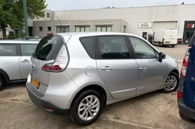 Renault Scénic (2015) thumbnail 3