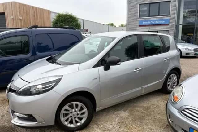 Renault Scénic (2015) thumbnail 4