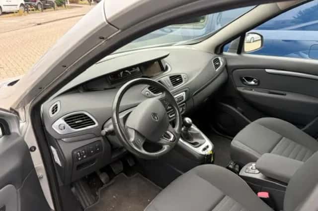 Renault Scénic (2015) thumbnail 5