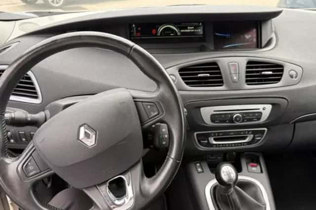 Renault Scénic (2015) thumbnail 6
