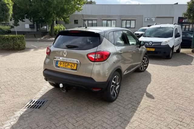 Renault Captur (2014) thumbnail 3
