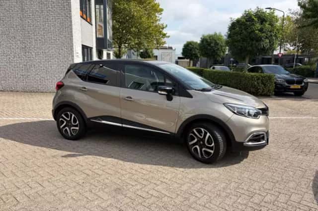 Renault Captur (2014) thumbnail 4