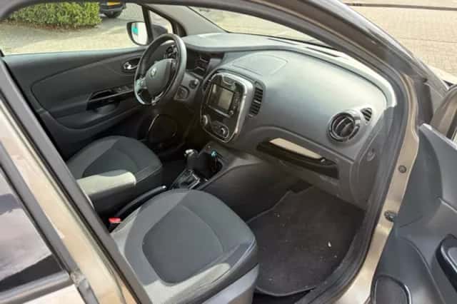 Renault Captur (2014) thumbnail 5
