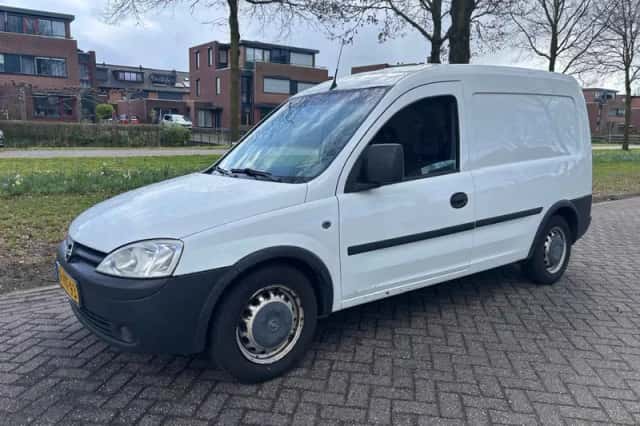 Opel Combo (2011) thumbnail 1