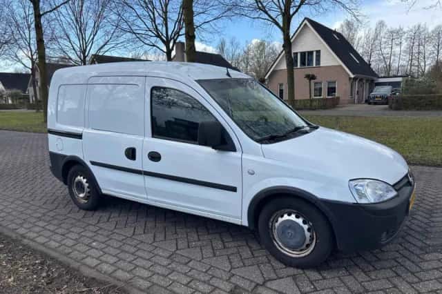 Opel Combo (2011) thumbnail 2